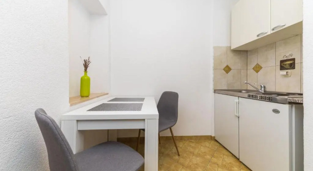 Студия Цокольный этаж Apartments Gavran