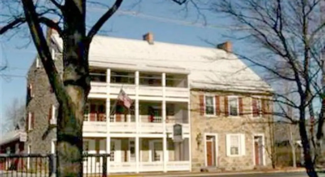 The Historic Fairfield Inn 1757, Забронировать Отель Отели Backbone Mountain 3 звезды, 3*