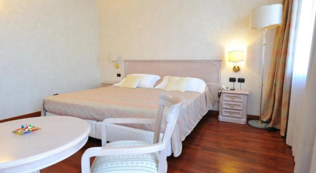 Номер Standard Hotel Roxy Plaza
