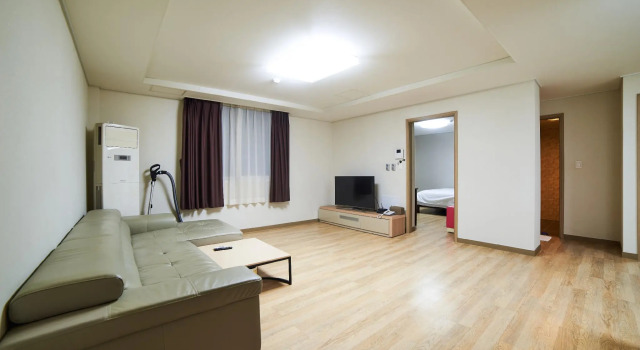 Premium V Hotel, Забронировать Отель Отели Пусана с парковкой, рядом с Место казни католических мучеников в деревне Чандэголь в районе Суёнгу, Парковка