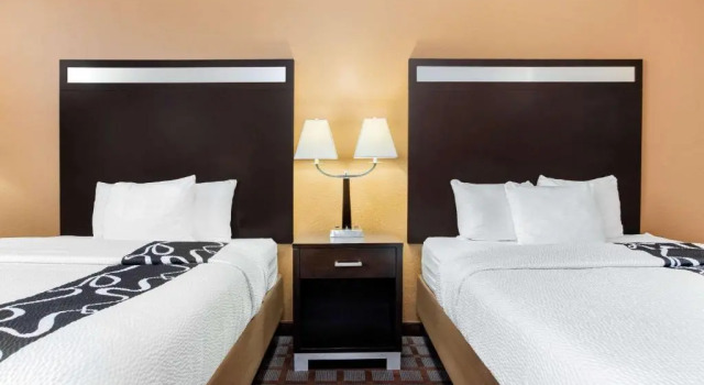 Четырёхместный номер Standard Spark by Hilton Plainfield Indianapolis Airport