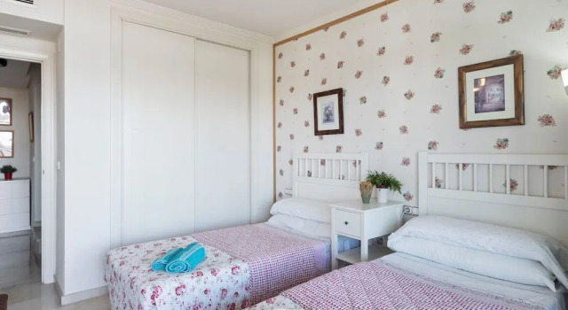 Elegant Holiday Home in Benidorm With Swimming Pool, Забронировать Отель Бенидорм Коста-Бланка, рядом с Гольф-клуб Las Rejas