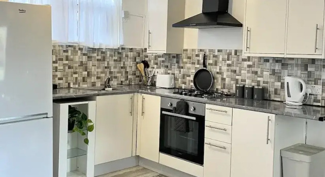 Апартаменты Apartment - Sleeps 2 & Free Parking