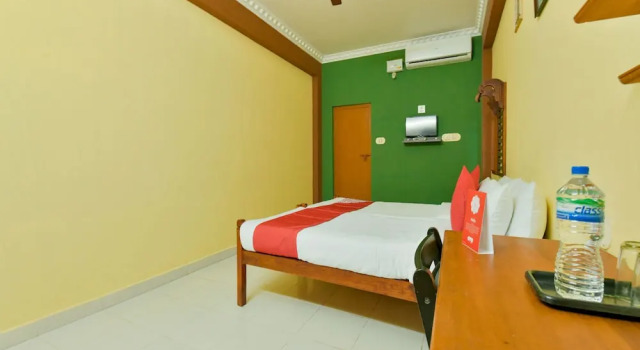 OYO 14342 Happy Rooms