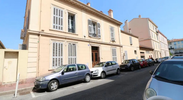 Quality 2 Bedroom 9 Mins From the Palais 342, Забронировать Отель Отели Канн с парковкой, рядом с Le Croisette Casino Barriere de Cannes, Парковка
