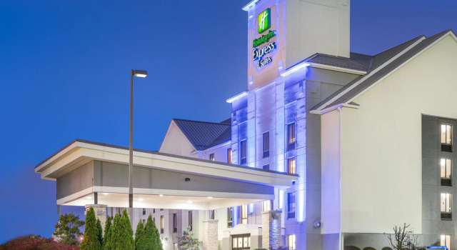 Holiday Inn Express Hotel & Suites Louisville East by IHG