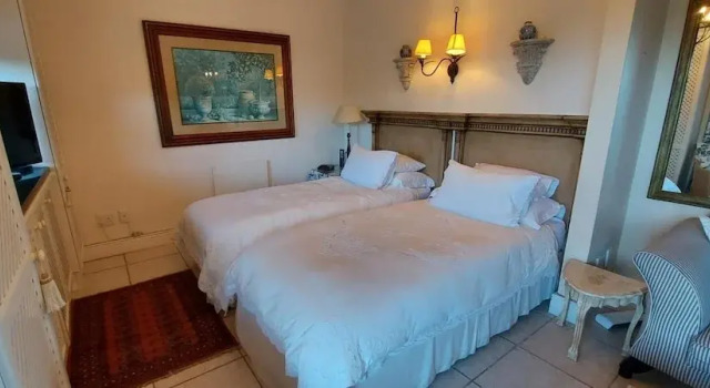 Room in Apartment - The Garden Apartment - Roosboom Luxury Facilities in Somerset West, 2 Guests