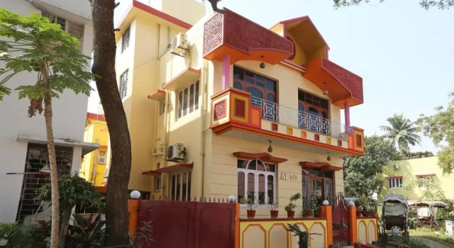White House by Oyo Rooms