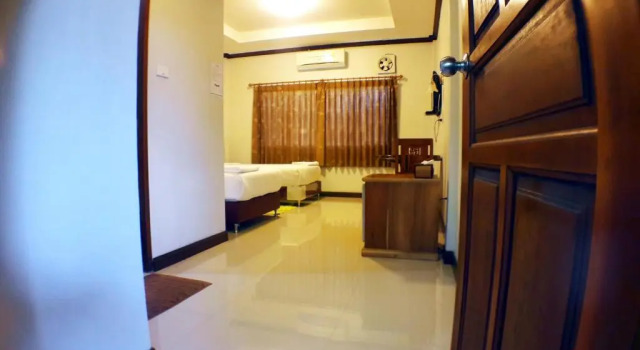 Номер Deluxe Khum Nakhon Hotel
