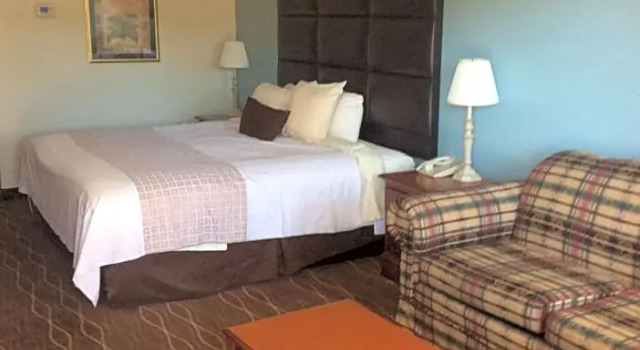 Двухместный номер Accessible Baymont by Wyndham Helen