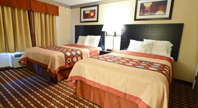 Четырёхместный номер Standard Super 8 by Wyndham Old Saybrook