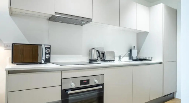 Апартаменты Luxe Apartments Bracknell Near Ascot, Legoland, Windsor, Lexicon - Free Parking & Gym