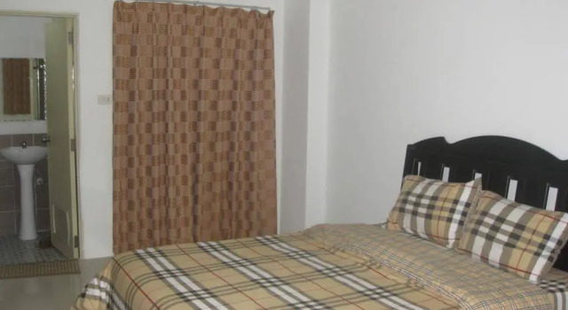 Premriudee Apartment, Varaa Huoneisto Hotellit North-Eastern Thailand pysäköinnillä, Pysäköinti