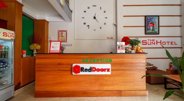 RedDoorz The Sun Hotel near Duong Quang Ham Street, Забронировать Отель Го Вап Хошимин
