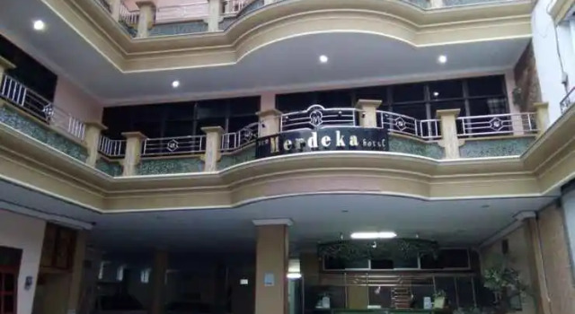 New Merdeka Hotel, Book Hotel Hotels in Jember with Breakfast, Breakfasts