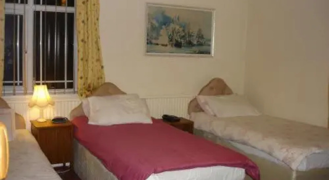 Трёхместный номер Economy Victoria Park Hotel