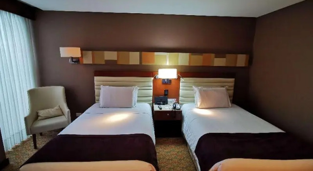 Четырёхместный номер Standard с балконом Mercure Bogota Calle 100