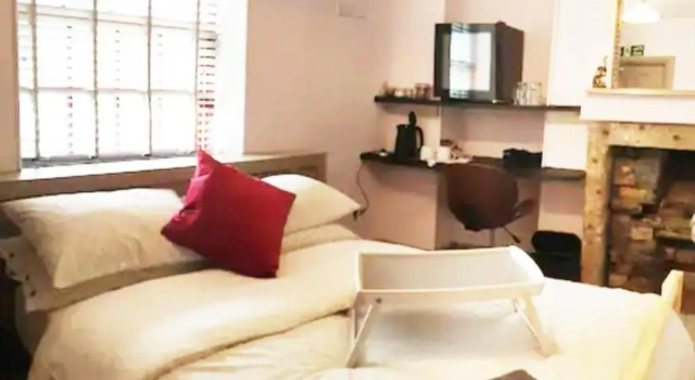 Turner - En-suite Room in Canalside Guesthouse, Забронировать Отель Отели Англии 3 звезды, 3*