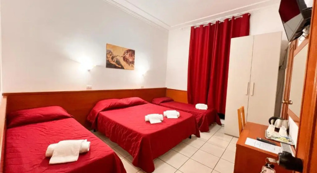 Четырёхместный номер Classic Alius and Freerome Hotel