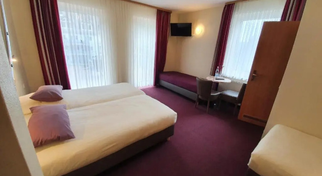 Четырёхместный номер Standard Hotel Bergschlösschen