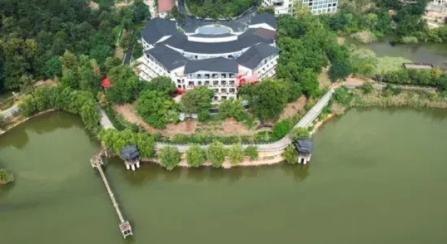 Landison Retreat Qingshan Lake Linan, Rezerwuj Hotel Hangzhou Zhejiang