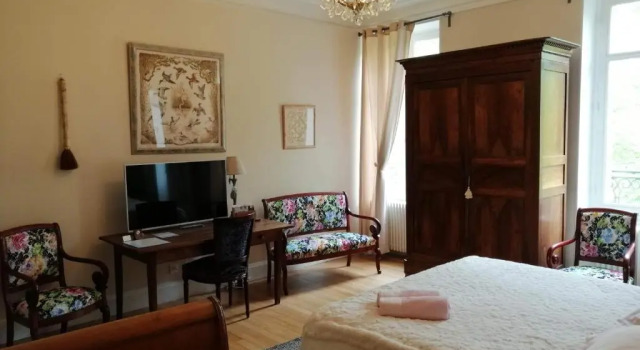 Номер Standard Chambres dHôtes de luxe Côté Parc-Côté Jardin avec parking privé gratuit