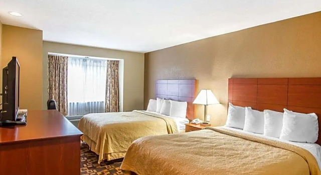 Четырёхместный номер Deluxe Quality Inn & Suites Mt. Juliet
