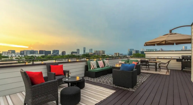 Коттедж Melodic Skyline - Rooftop Views - 12th S District