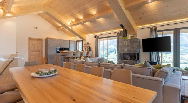 Luxury Chalet With Pool and Sauna Near Ski Lift, Book Chalet Villaer i Liezen, Villa