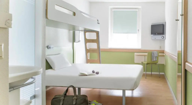 Трёхместный номер Standard ibis budget Winterthur