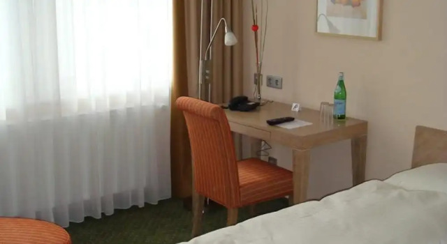 Трёхместный номер Standard Lindemann Hotel