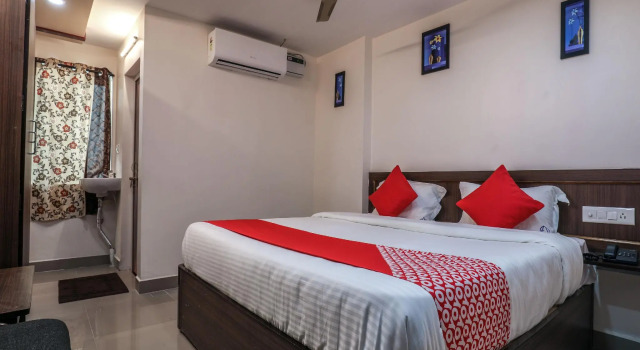 OYO 14126 Vizag Grand, Rezerwuj Hotel Hotele w Andhra Pradesh z parkingiem, Parking