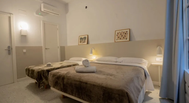 Трёхместный номер Comfort Hostal Hera