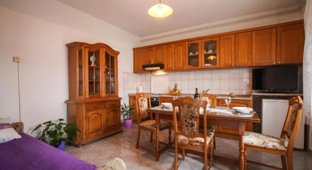 Апартаменты c 1 комнатой с красивым видом из окна Apartment Cvita