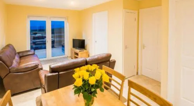 Elagh Cottages, Book Pension Londonderry 