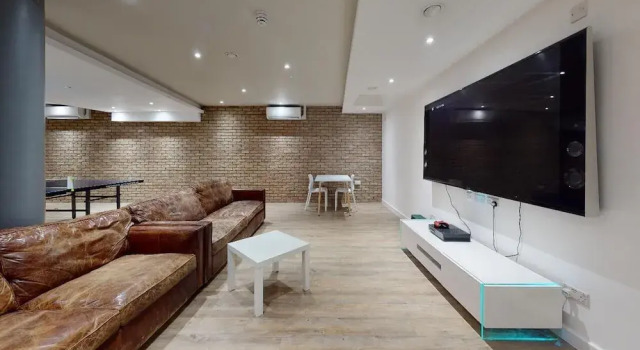 Student Only The Pad, Rezervasyon Daire Egham Surrey, John F Kennedy Memorial yakınında