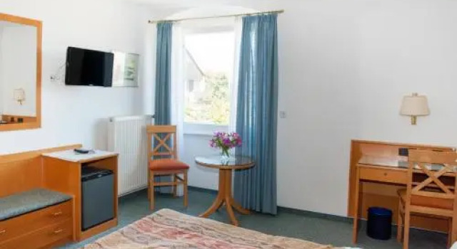 Insel-hof Reichenau Hotel-garni, Varaa Hotelli Hotellit Baijeri pysäköinnillä, Pysäköinti