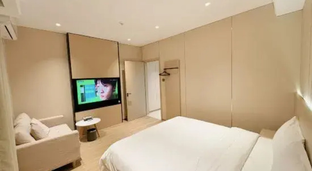 Люкс Xingyu Business Apartment (Kemulang Subway Station Branch)