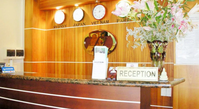 M&H Hotel, Забронировать Отель Отели Хошимина с парковкой, рядом с Golden Dragon Water Puppet Theatre, Парковка