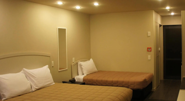Трёхместная студия Azena Motels