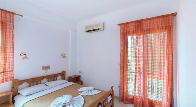 Hotel Eva Marina, Rezerwuj Hotel Hotele w Retimno z parkingiem, Parking