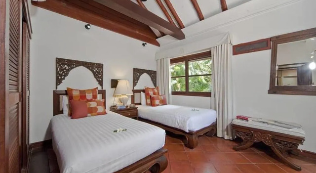 Bangrak Beachfront Villa