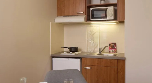 Quality Aparthotel Chalon-sur-Saône Gare, Забронировать Отель Шалон-сюр-Сон Saône-et-Loire, рядом с Sainte Marie Private Hospital