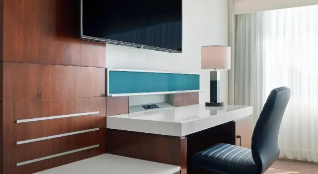 Четырёхместный люкс c 1 комнатой Delta Hotels by Marriott Ashland Downtown