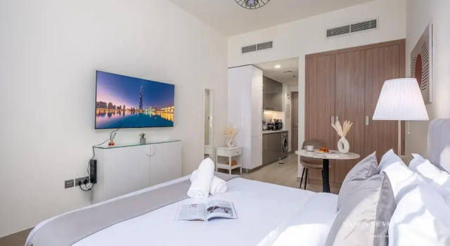 Large Balcony Studio 10mins From Dubai Mall