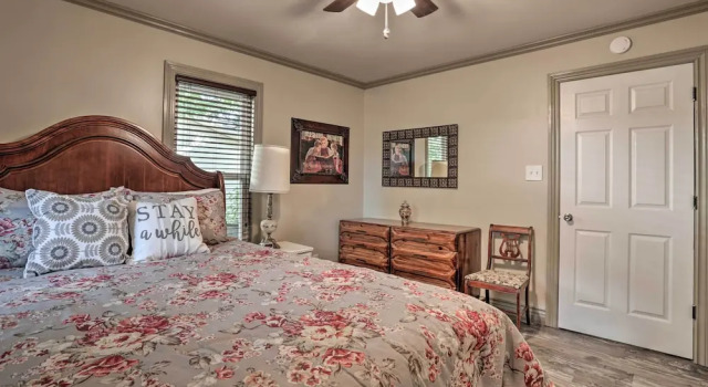 Коттедж Lake Charles Home: 1 Mi to Public Boat Launch