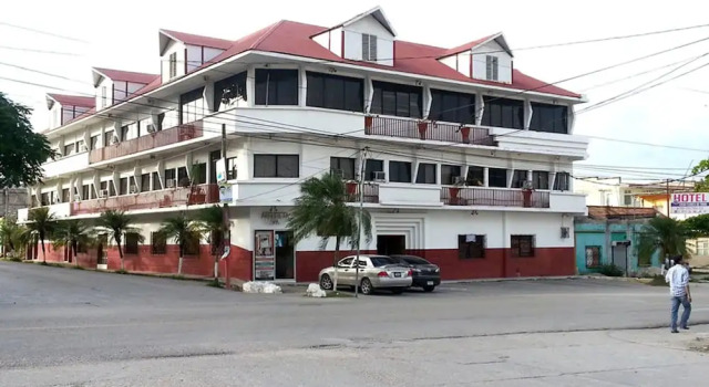 Hotel Casa Flores De Tikal