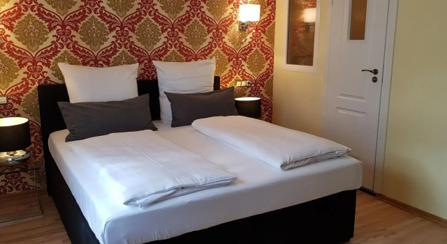 Hotel Villa Lalee, Забронировать Отель Отели Дрездена с парковкой, рядом с Улица Вайсе Гассе в Дрездене, Парковка