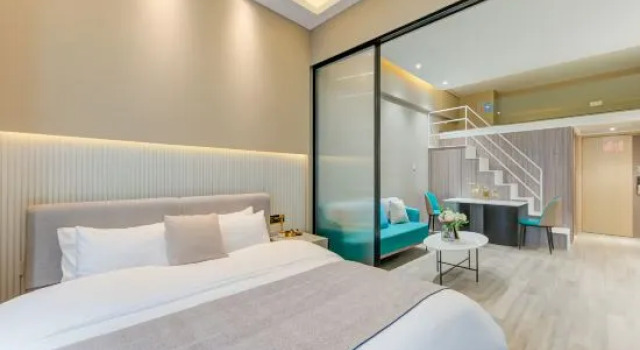 Люкс Luxury c 1 комнатой Versailles Apartment (Zhuhai Gongbei Port High-speed Railway Station)
