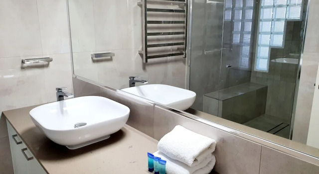 Номер Standard с 2 комнатами с видом на воду Cerulean Apartments